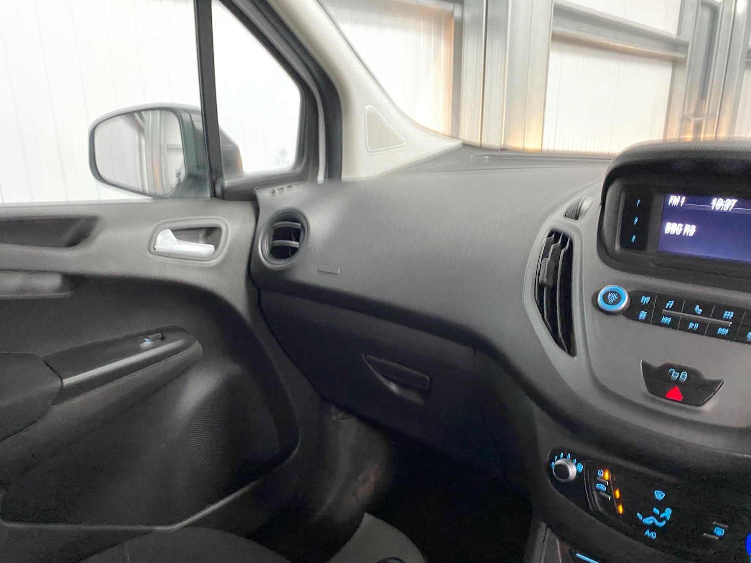 Used Ford Transit Courier 2020 for sale - 76408736: Photo 37