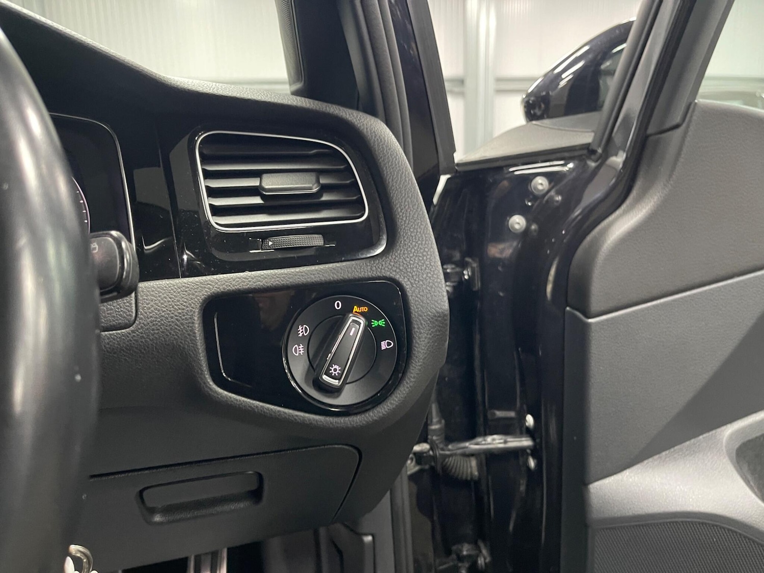 Used Volkswagen Golf 2018 for sale - 78086083: Photo 42