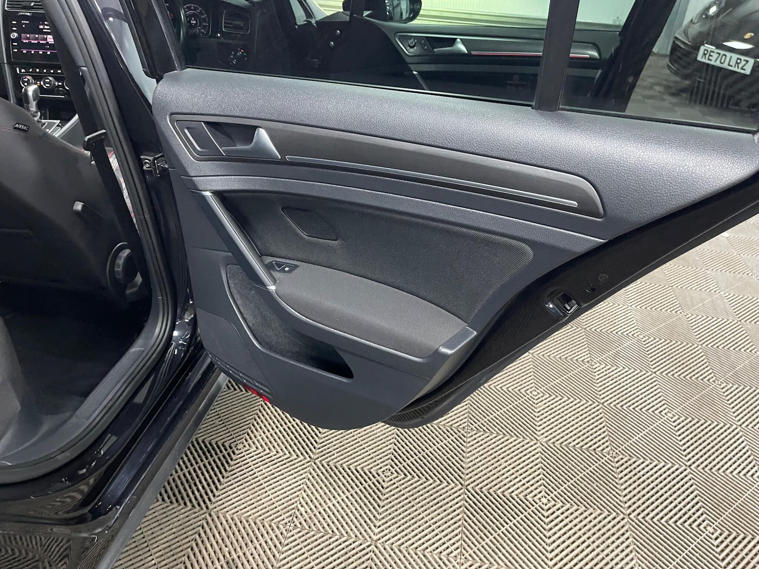 Used Volkswagen Golf 2018 for sale - 78086083: Photo 45