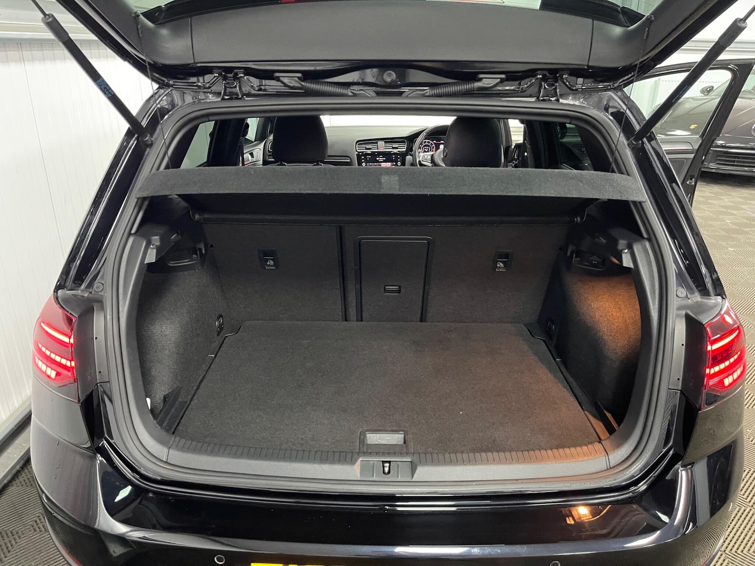 Used Volkswagen Golf 2018 for sale - 78086083: Photo 49