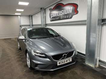 Used Volvo V40 2019 for sale - 74174645: Photo