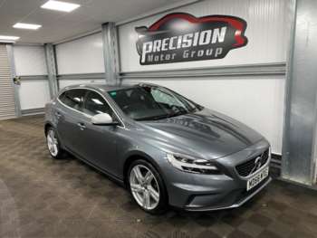 Used Volvo V40 2019 for sale - 74174645: Photo