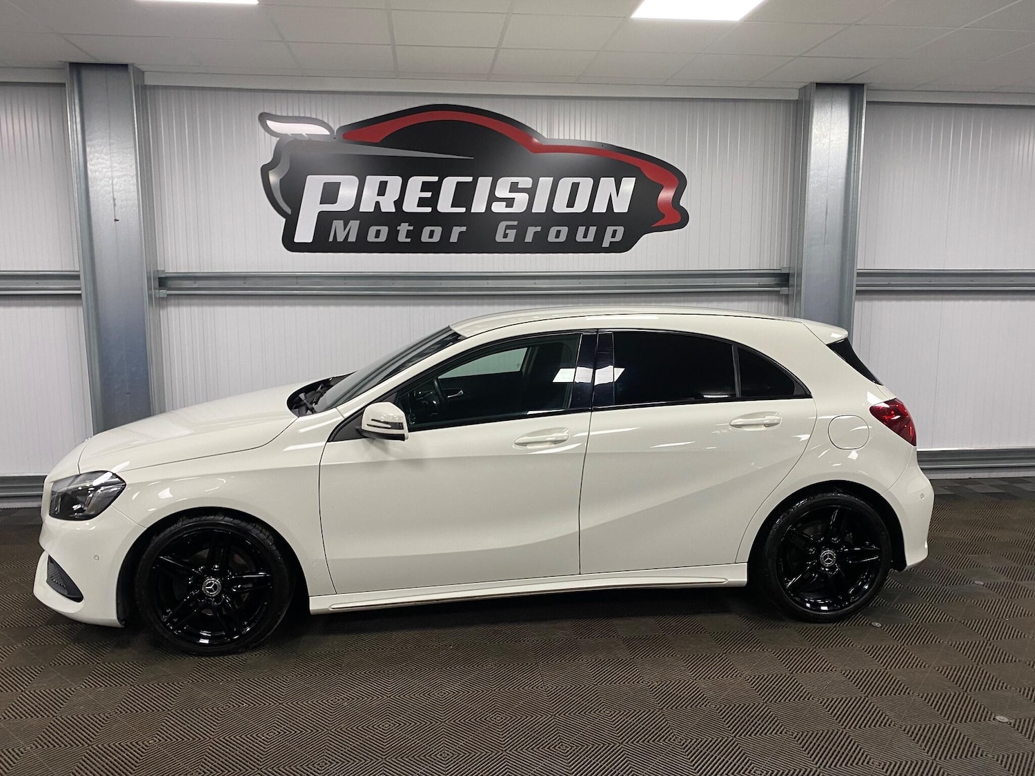 Used Mercedes-Benz A-Class 2017 for sale - 76584039: Photo 17