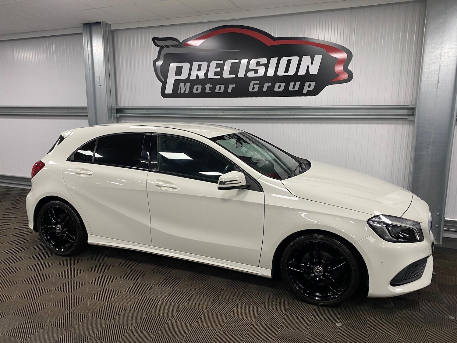 Used Mercedes-Benz A-Class 2017 for sale - 76584039: Photo 5