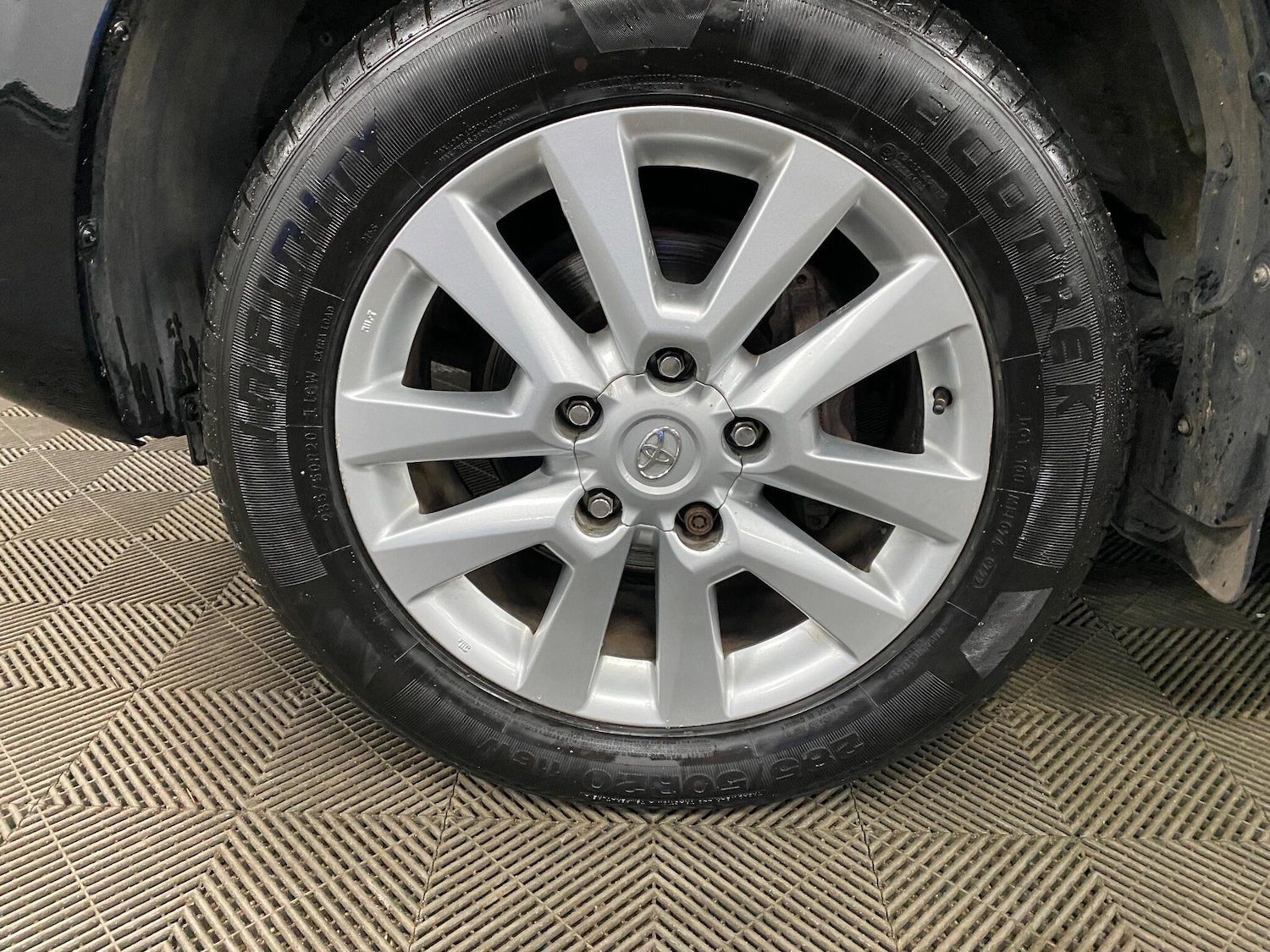 Used Toyota Land Cruiser for sale - 76592365: Photo 48