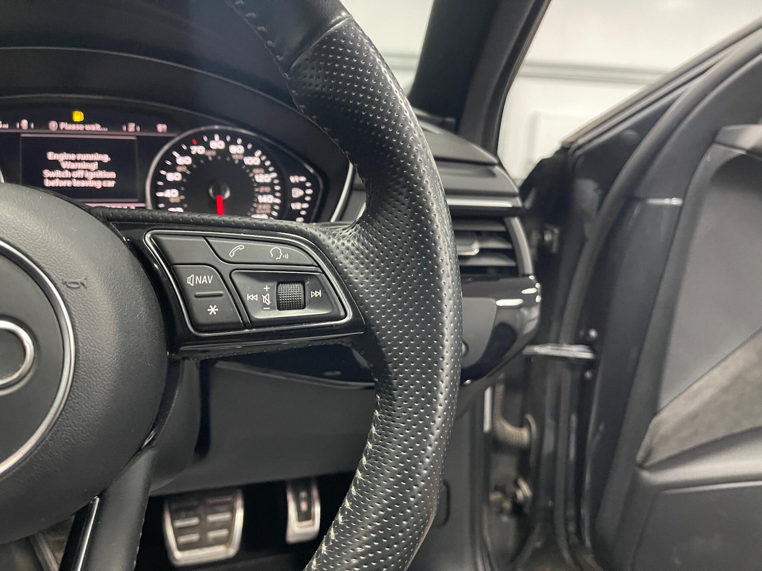 Used Audi A4 2018 for sale - 77598033: Photo 34