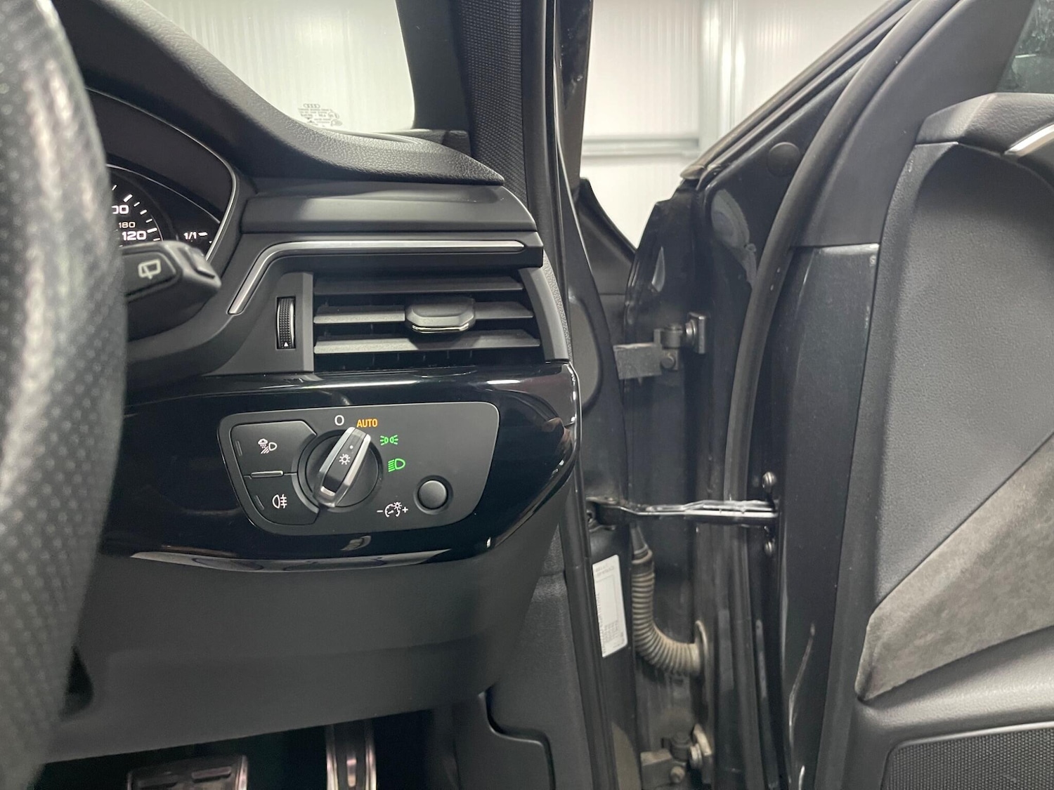 Used Audi A4 2018 for sale - 77598033: Photo 38