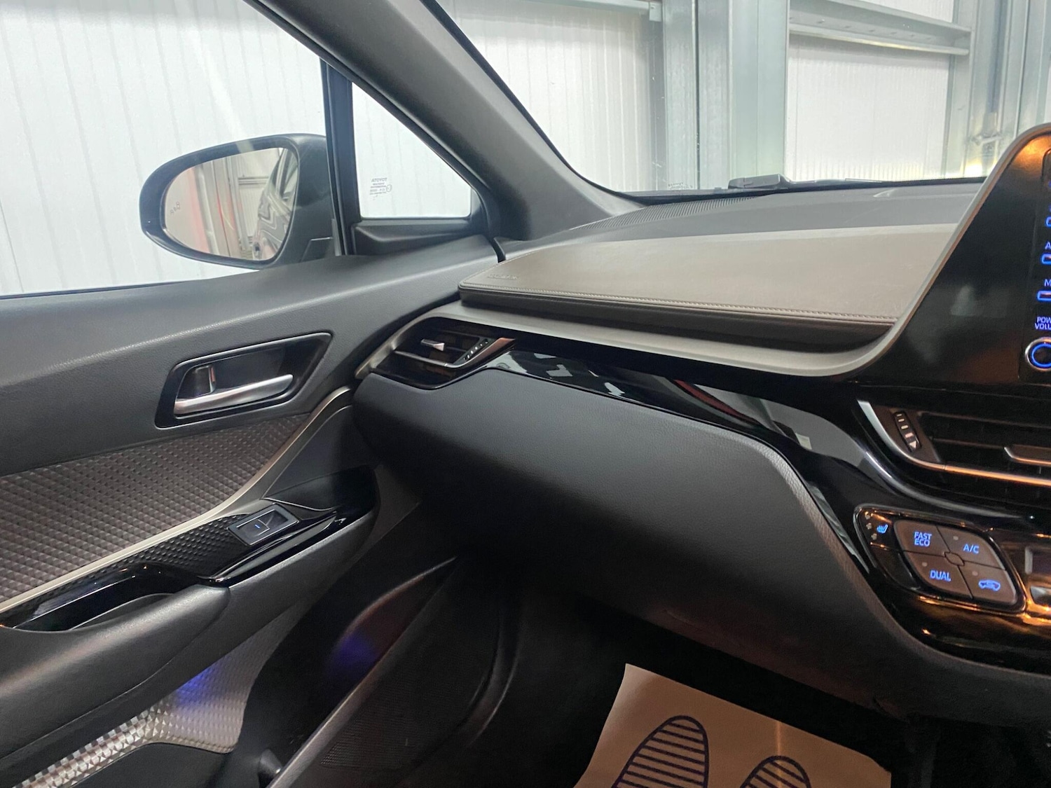 Used Toyota C-HR for sale - 76991164: Photo 37