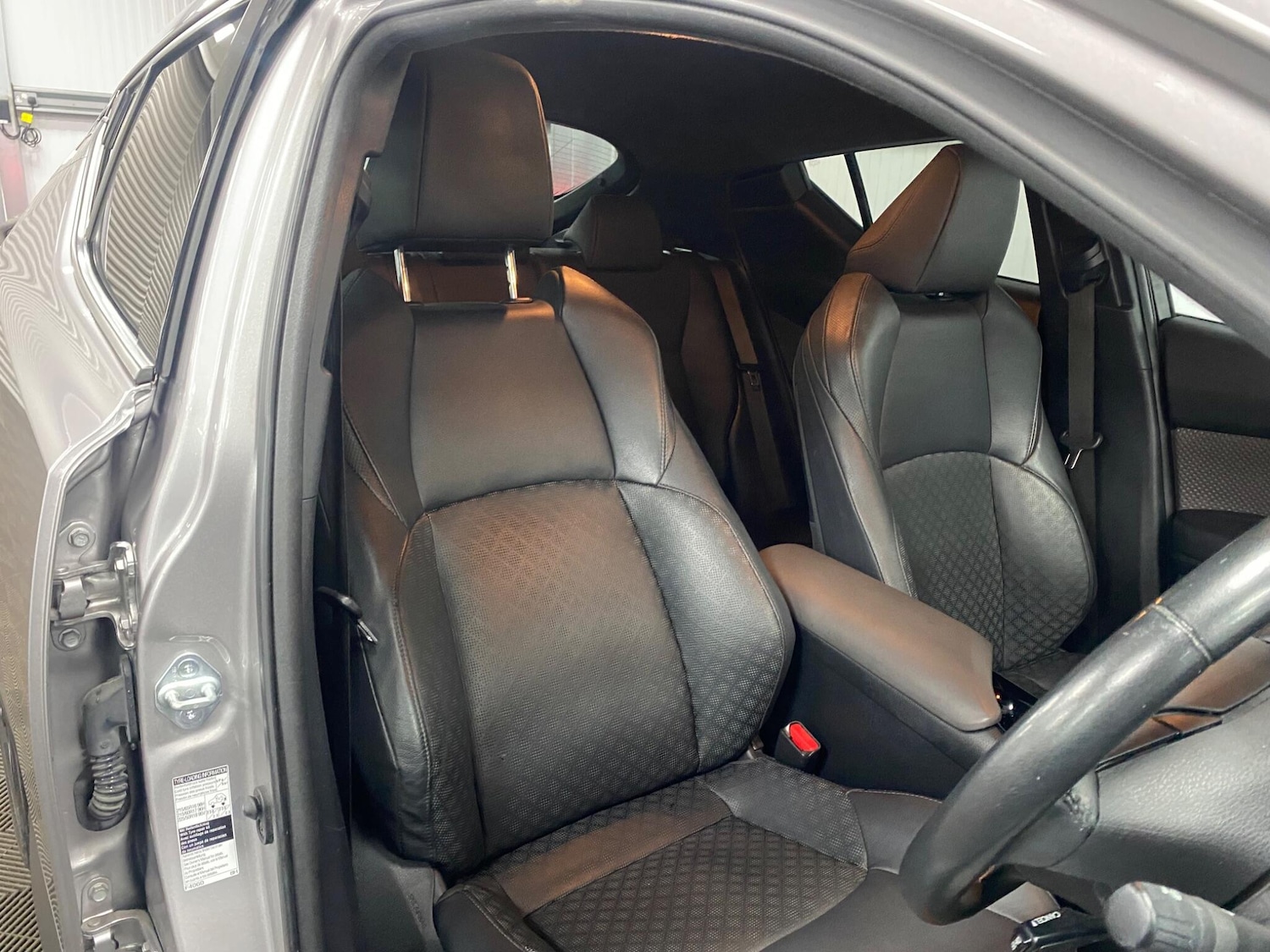 Used Toyota C-HR for sale - 76991164: Photo 38