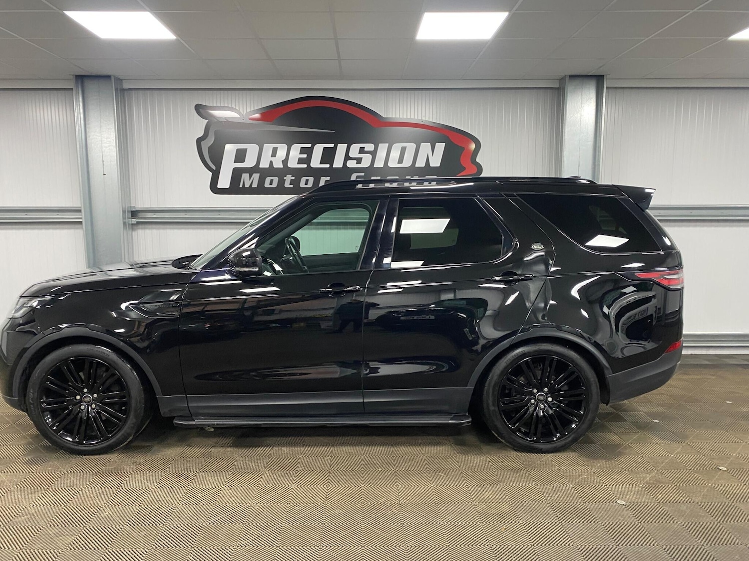 Used Land Rover Discovery 2018 for sale - 76976347: Photo 14