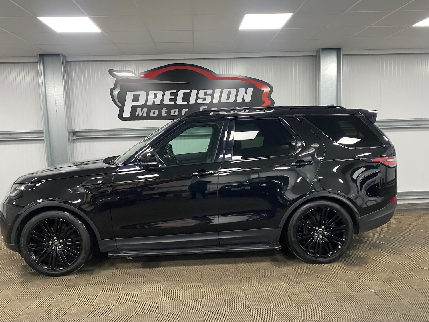 Used Land Rover Discovery 2018 for sale - 76976347: Photo 15