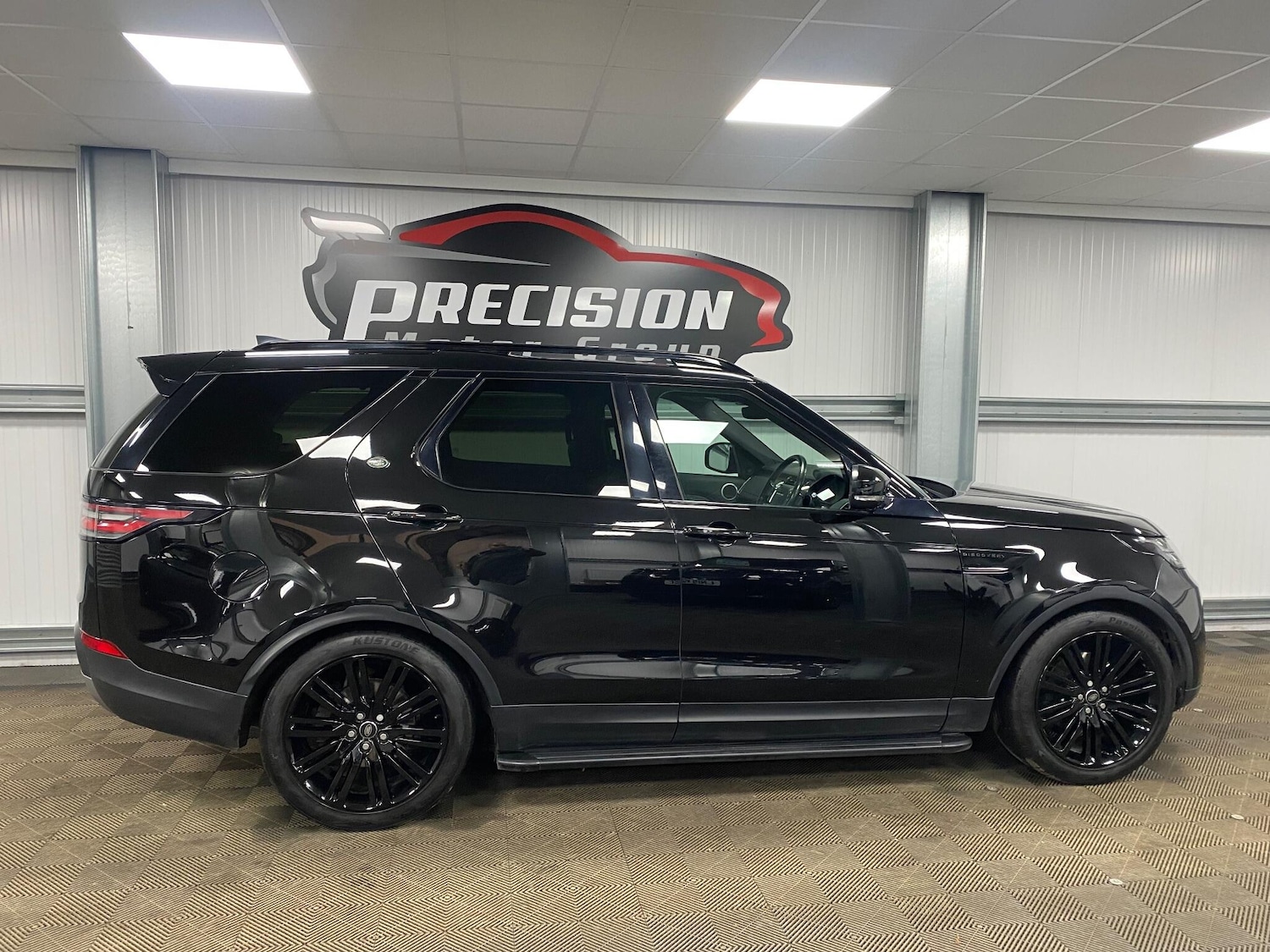 Used Land Rover Discovery 2018 for sale - 76976347: Photo 25