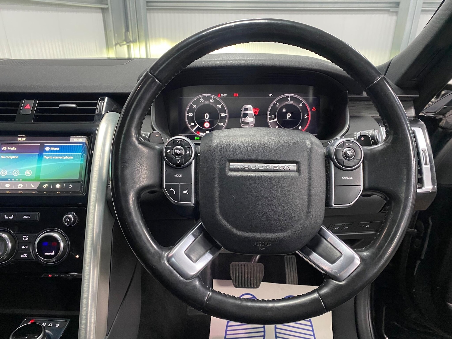 Used Land Rover Discovery 2018 for sale - 76976347: Photo 29