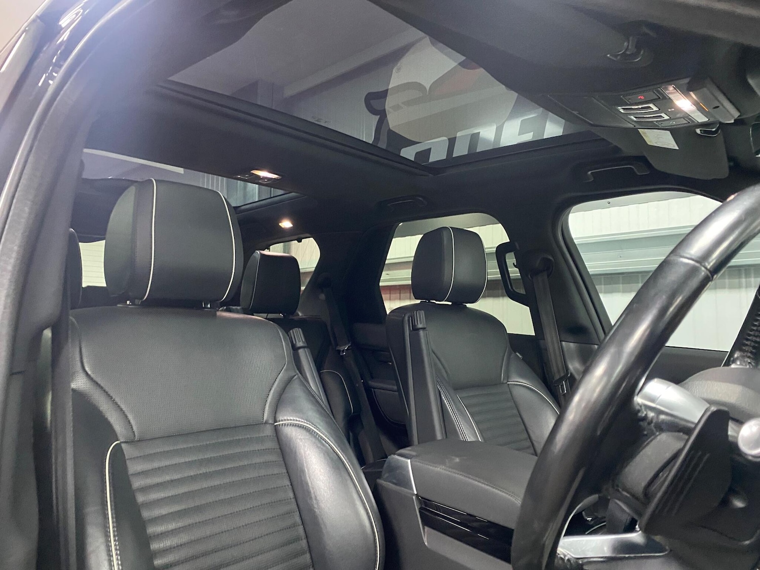 Used Land Rover Discovery 2018 for sale - 76976347: Photo 31