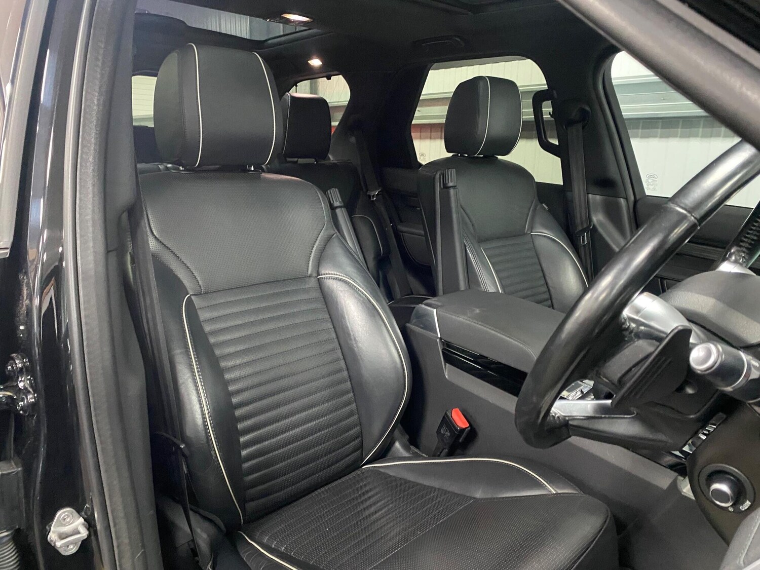 Used Land Rover Discovery 2018 for sale - 76976347: Photo 32