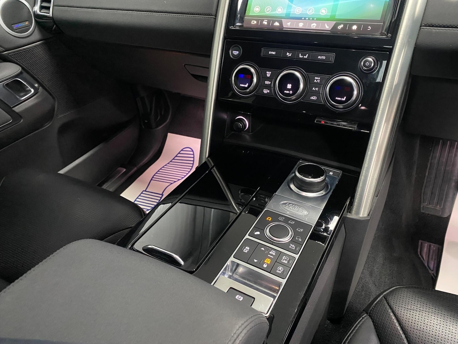 Used Land Rover Discovery 2018 for sale - 76976347: Photo 33