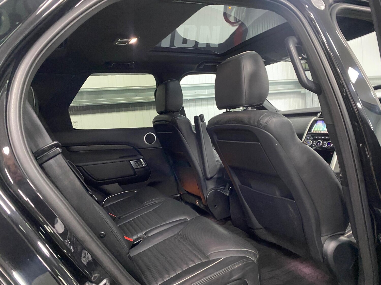 Used Land Rover Discovery 2018 for sale - 76976347: Photo 35