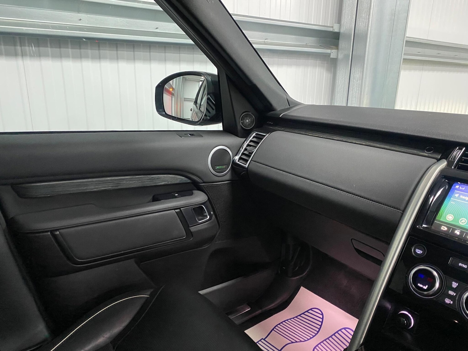 Used Land Rover Discovery 2018 for sale - 76976347: Photo 45