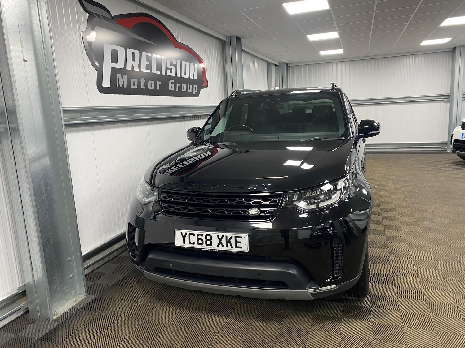 Used Land Rover Discovery 2018 for sale - 76976347: Photo 5