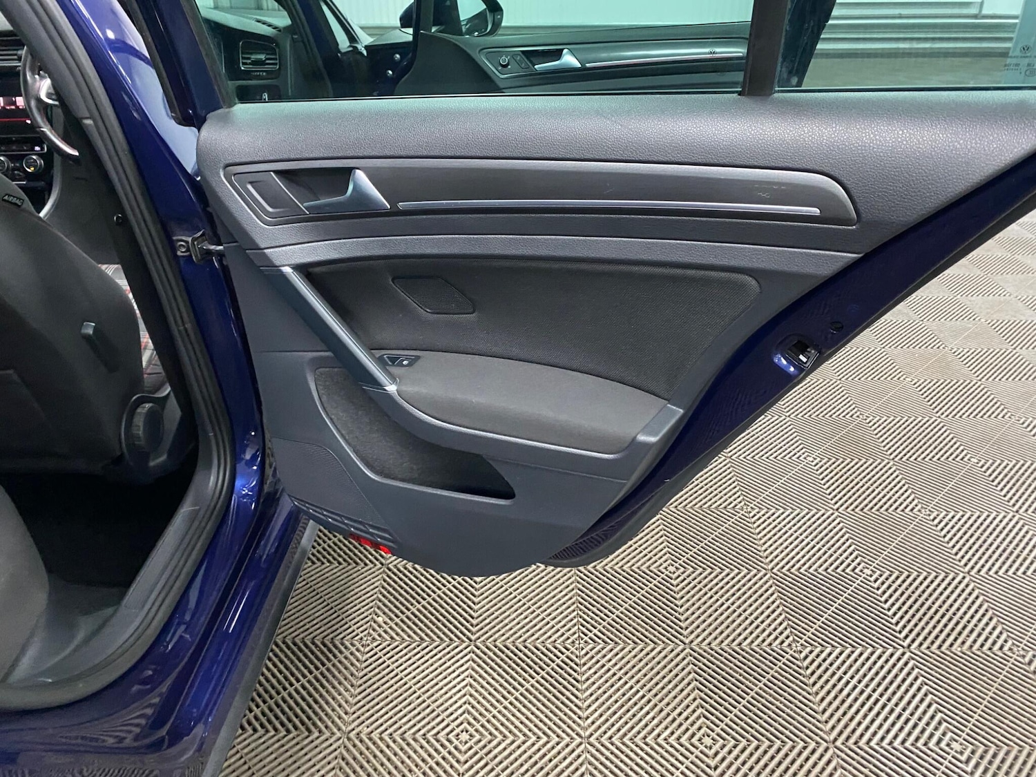 Used Volkswagen Golf 2019 for sale - 76137053: Photo 38