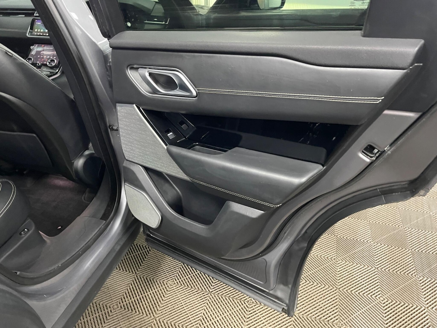 Used Land Rover Range Rover Velar 2019 for sale - 78204099: Photo 43