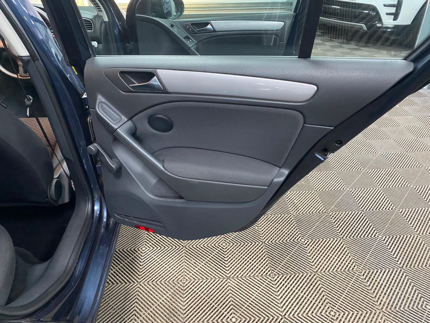 Used Volkswagen Golf for sale - 77016133: Photo 37