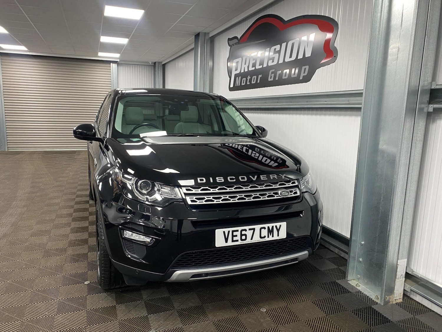 Used Land Rover Discovery Sport 2018 for sale - 76527875: Photo 2