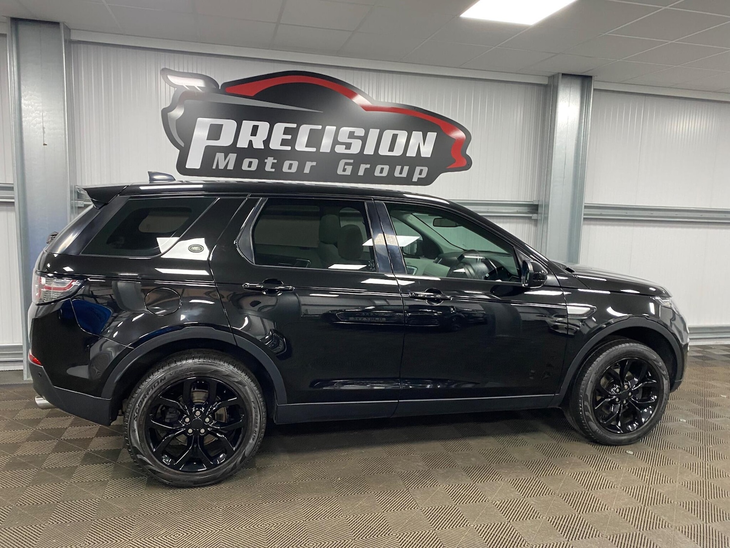 Used Land Rover Discovery Sport 2018 for sale - 76527875: Photo 30