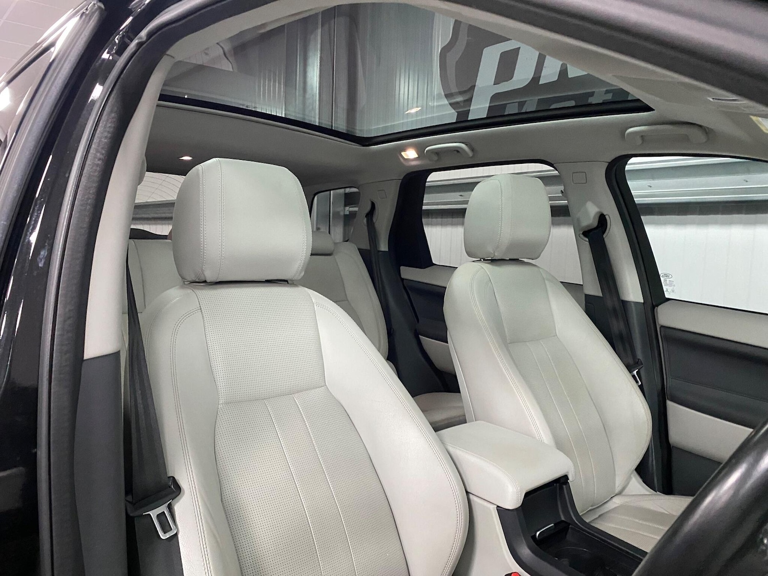 Used Land Rover Discovery Sport 2018 for sale - 76527875: Photo 39