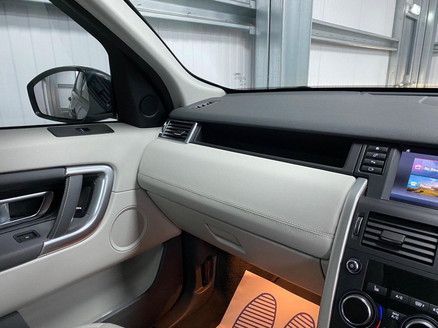 Used Land Rover Discovery Sport 2018 for sale - 76527875: Photo 49