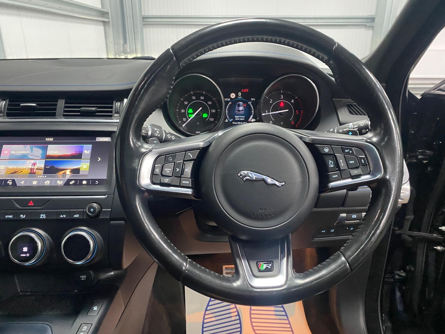 Used Jaguar E-Pace 2018 for sale - 77254758: Photo 32