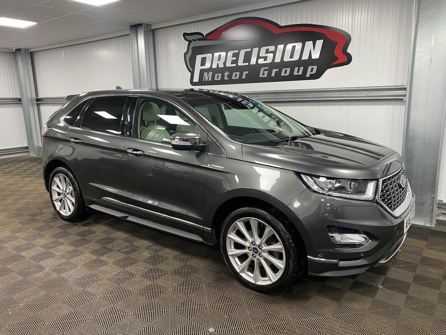 Used Ford Edge 2017 for sale - 76992256: Photo 2