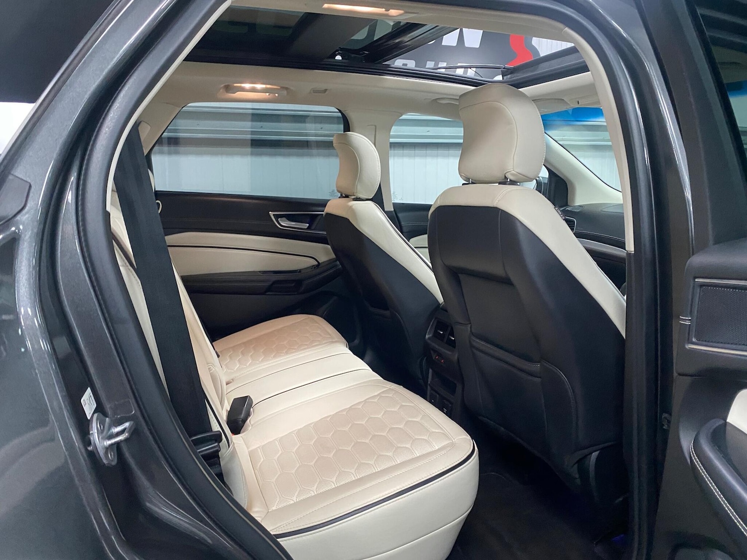 Used Ford Edge 2017 for sale - 76992256: Photo 39