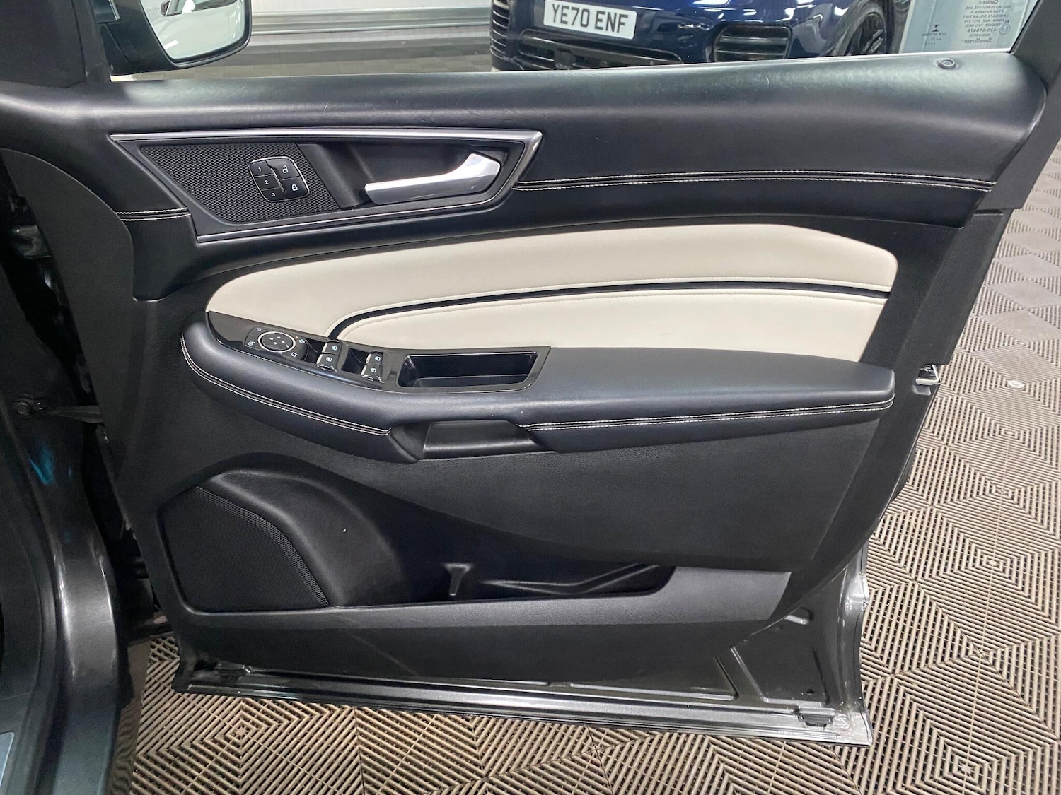 Used Ford Edge 2017 for sale - 76992256: Photo 44