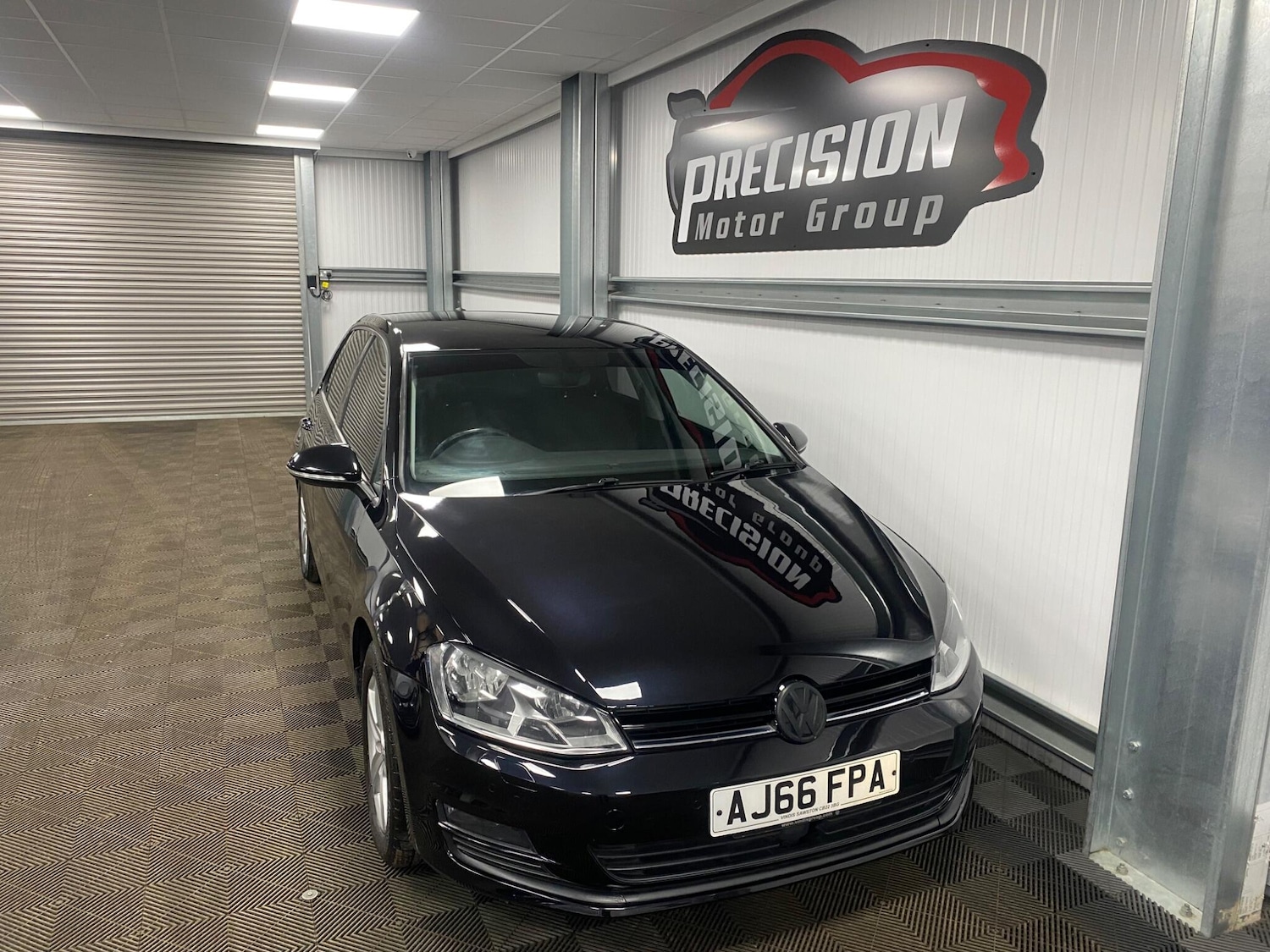 Used Volkswagen Golf 2016 for sale - 76409416: Photo 2