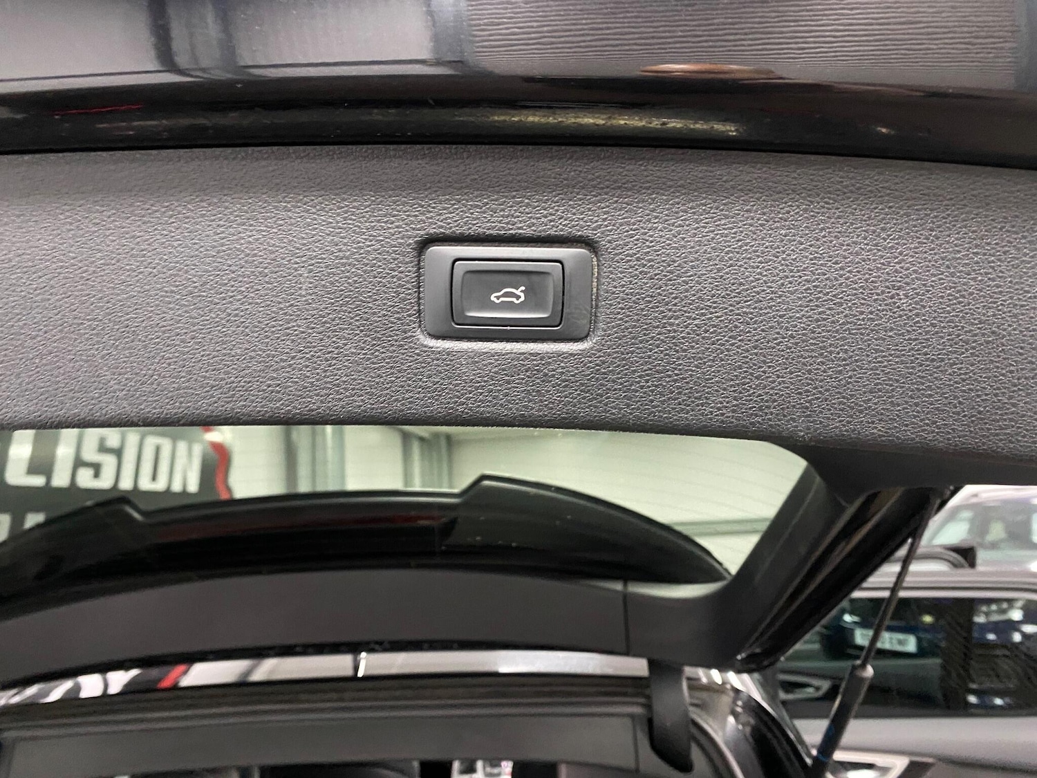 Used Audi Q7 2018 for sale - 76658131: Photo 47