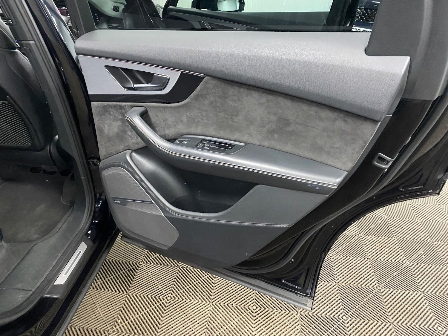 Used Audi Q7 2018 for sale - 76658131: Photo 53