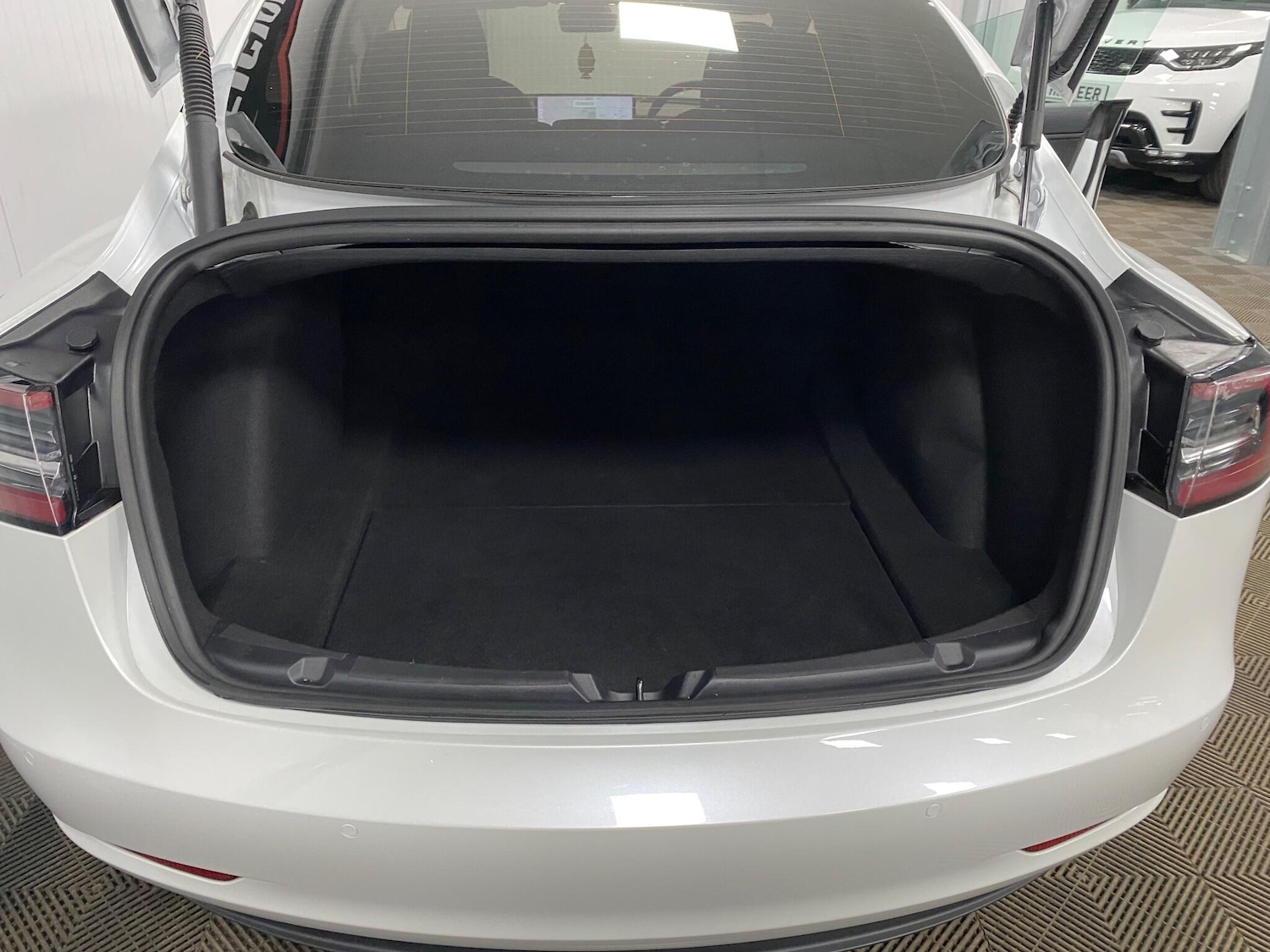 Used Tesla Model 3 2020 for sale - 76887347: Photo 48