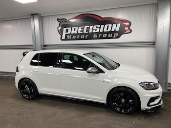 Used Volkswagen Golf 2017 for sale - 76753372: Photo