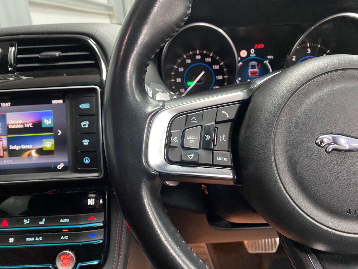 Used Jaguar F-Pace for sale - 76440453: Photo 35