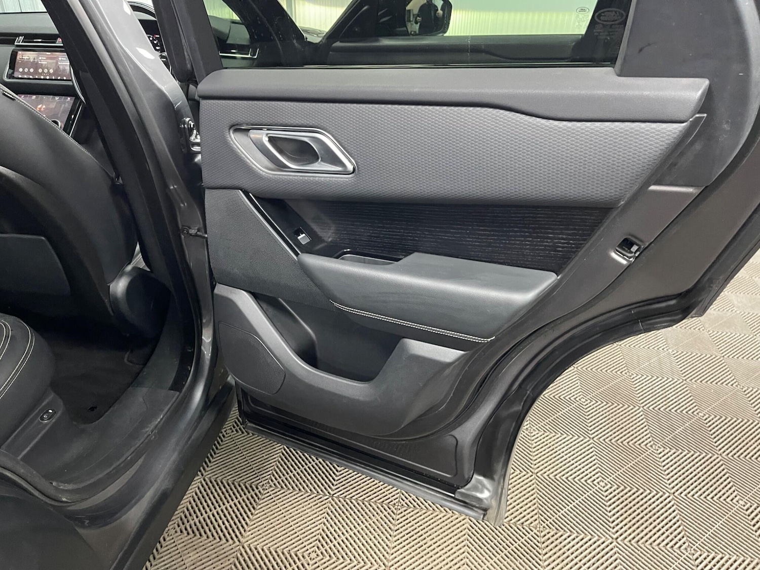 Used Land Rover Range Rover Velar 2018 for sale - 78086767: Photo 47