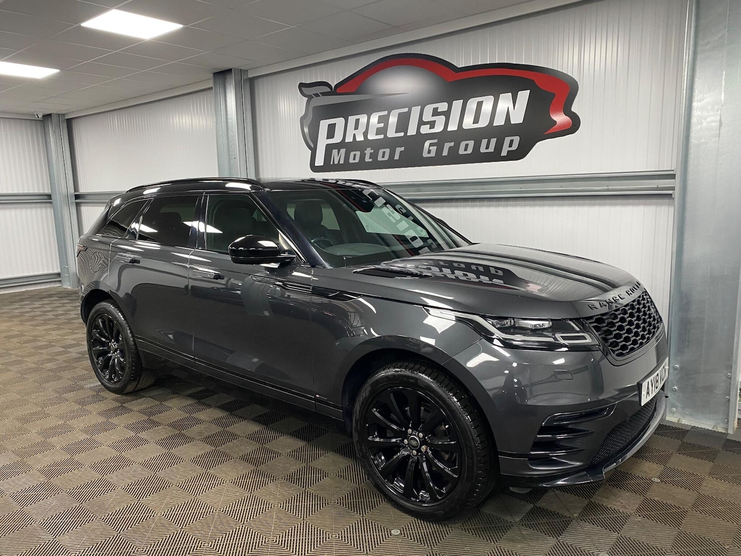 Used Land Rover Range Rover Velar 2018 for sale - 76607864: Photo 3