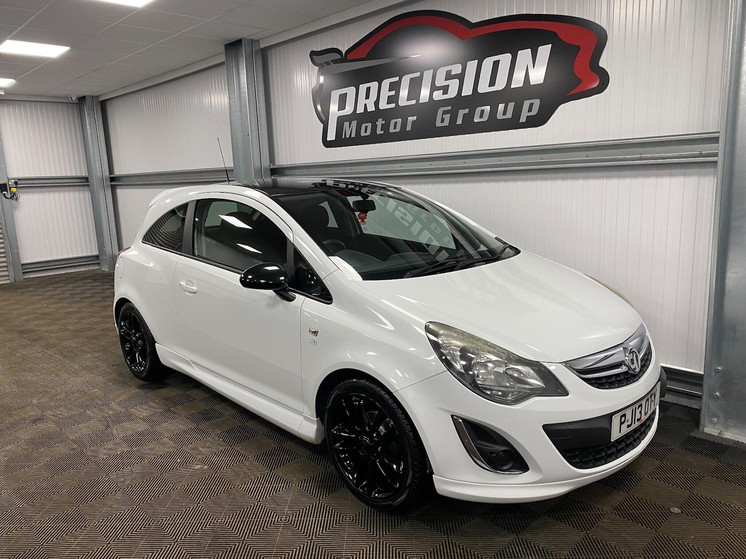 Used Vauxhall Corsa 2013 for sale - 76715195: Photo 2