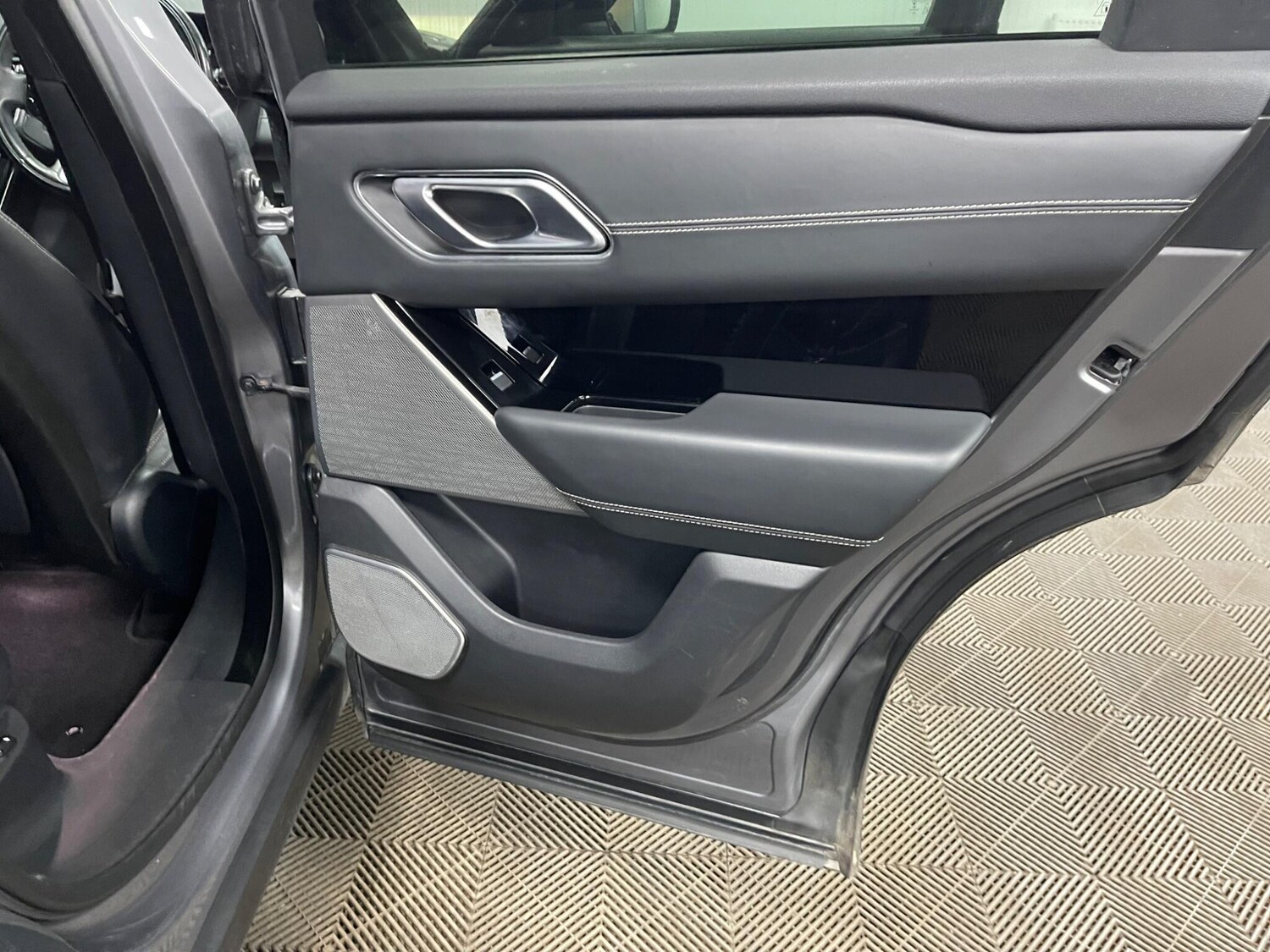 Used Land Rover Range Rover Velar 2020 for sale - 77839178: Photo 45