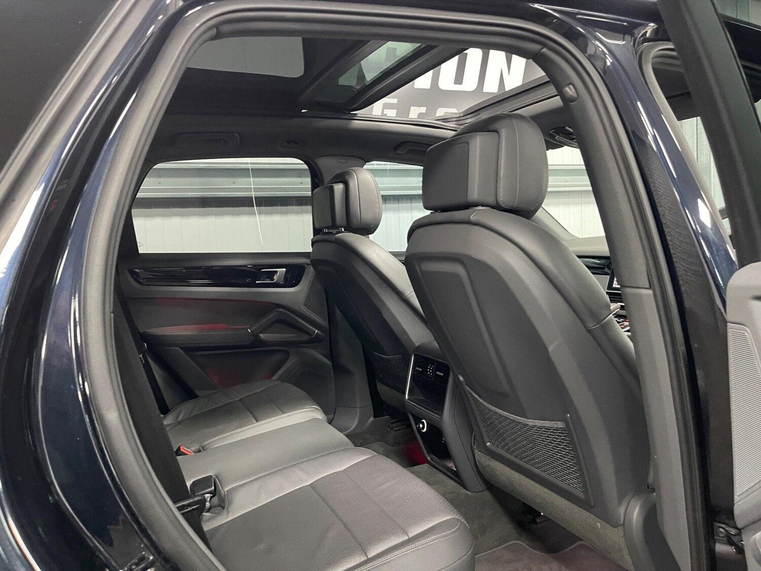 Used Porsche Cayenne 2018 for sale - 78087176: Photo 38