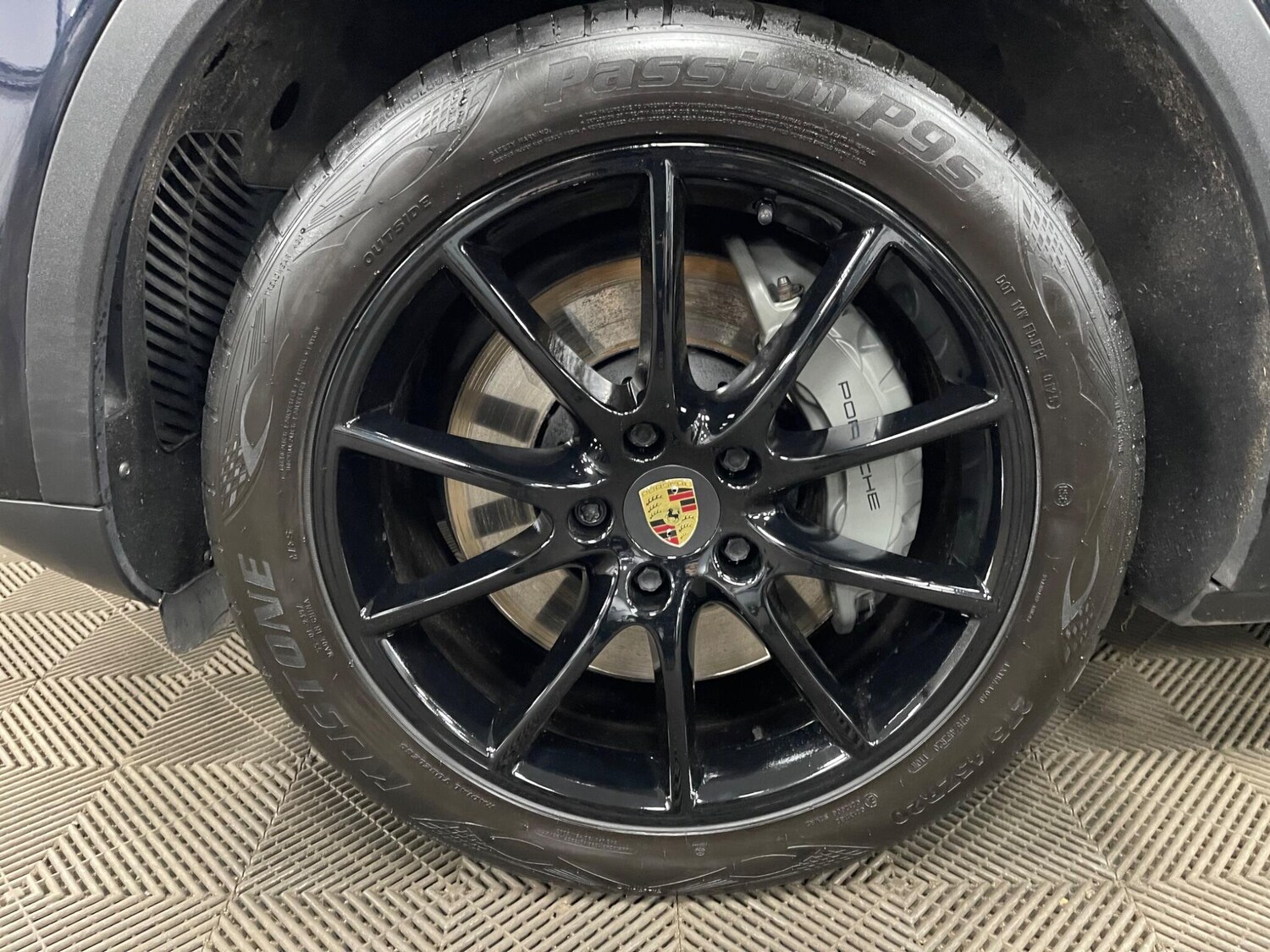 Used Porsche Cayenne 2018 for sale - 78087176: Photo 49