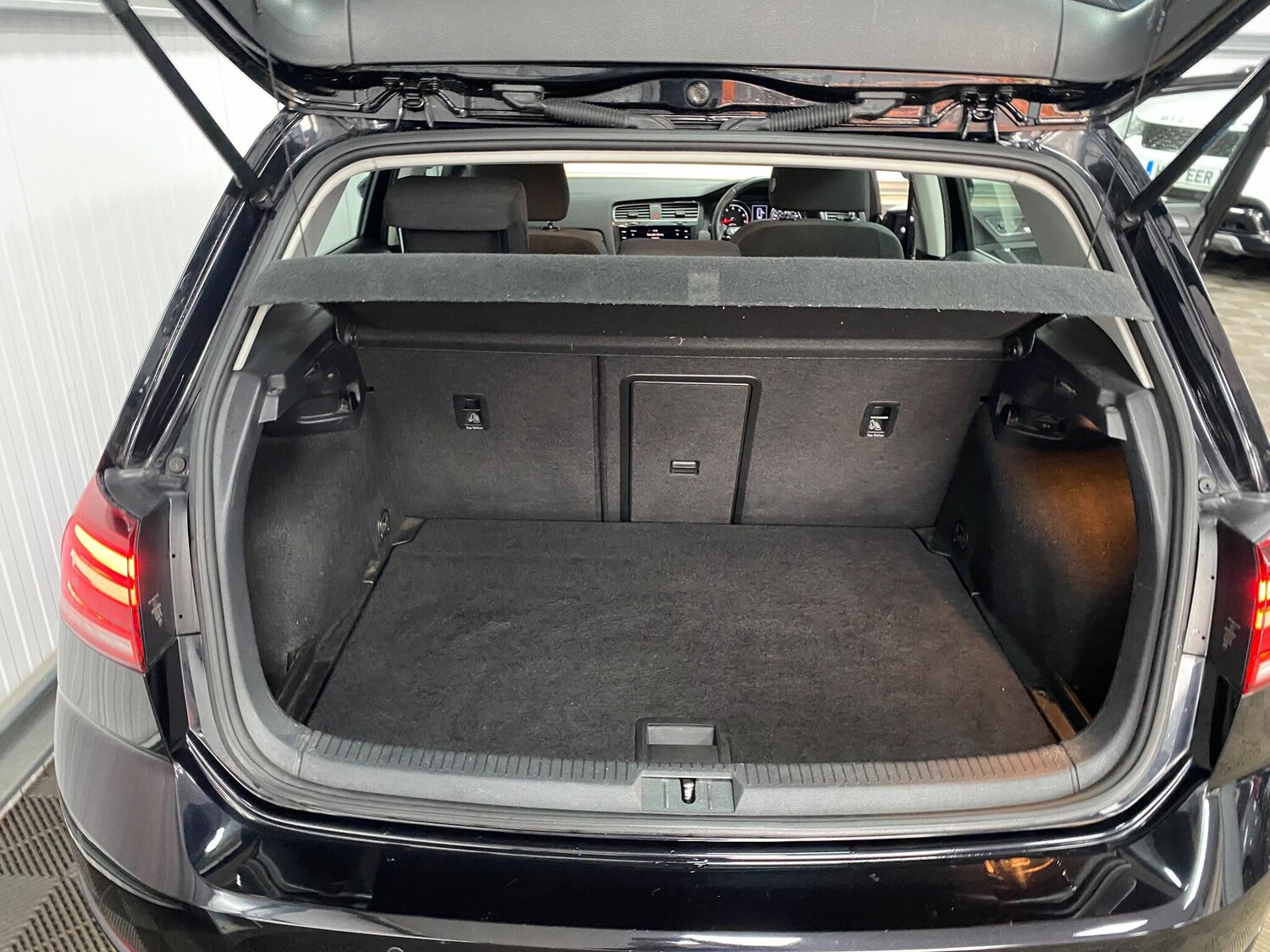 Used Volkswagen Golf 2018 for sale - 76926176: Photo 45