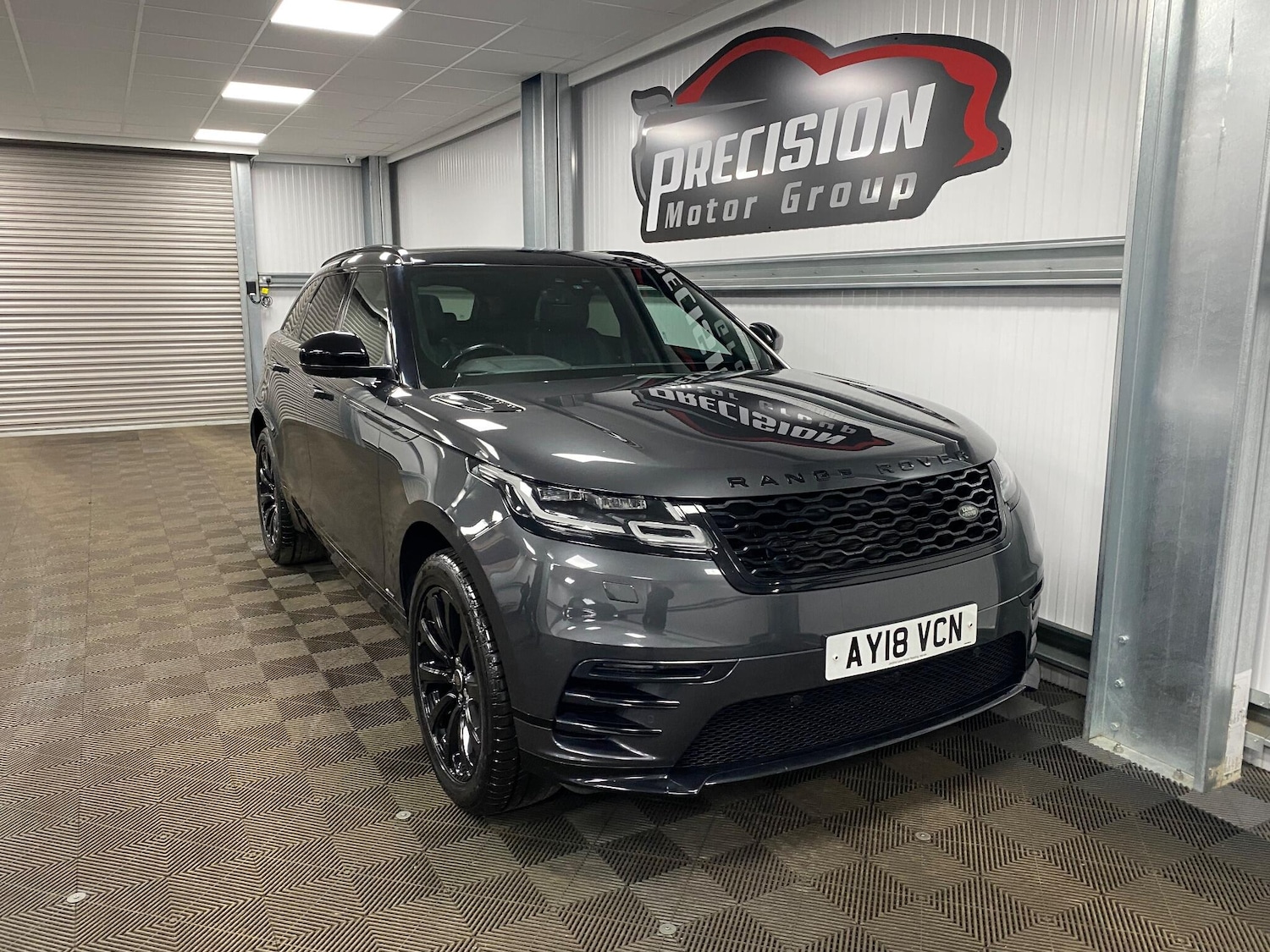 Used Land Rover Range Rover Velar 2018 for sale - 76992004: Photo 2