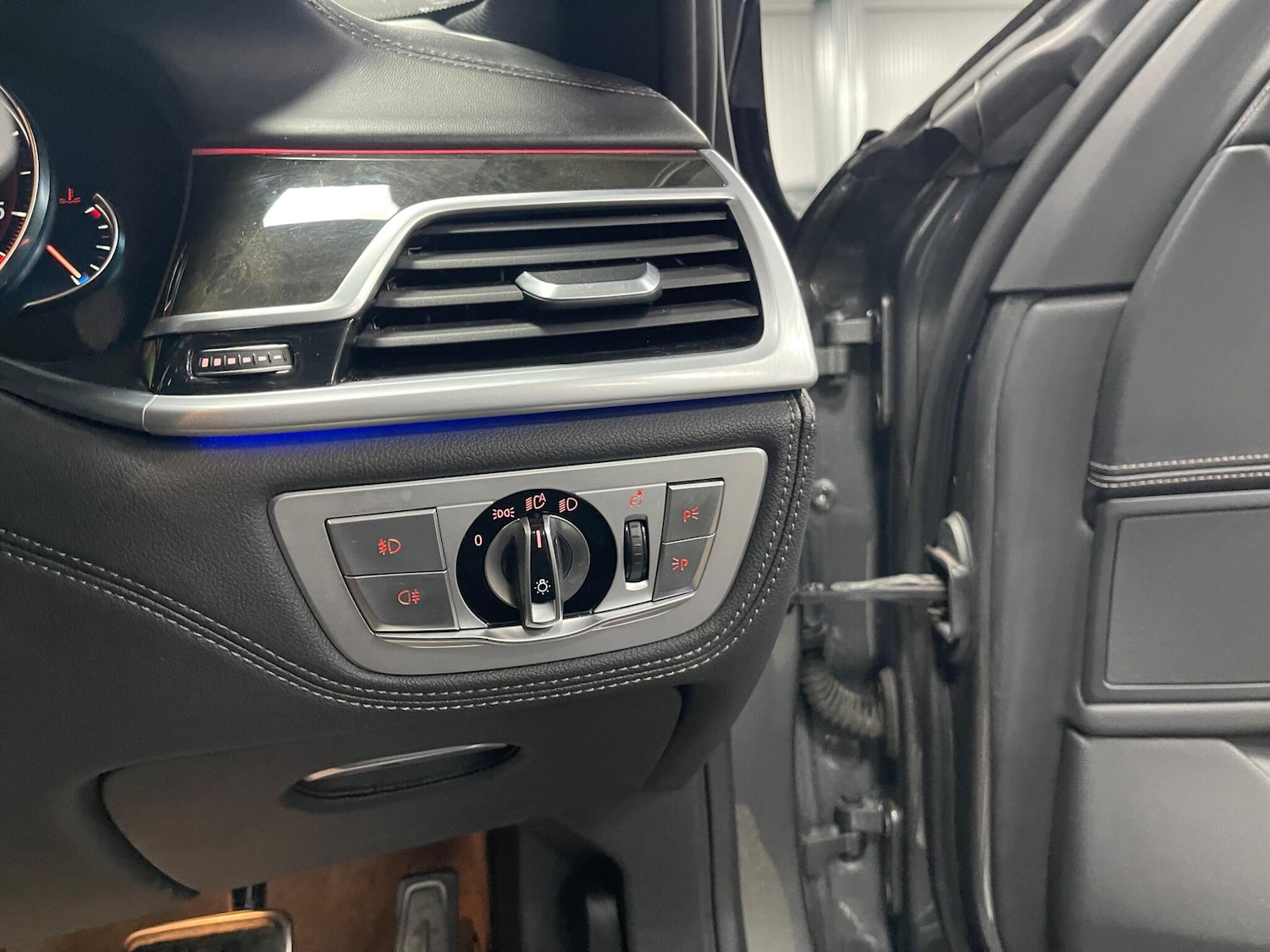 Used BMW 7 Series 2019 for sale - 77892624: Photo 43