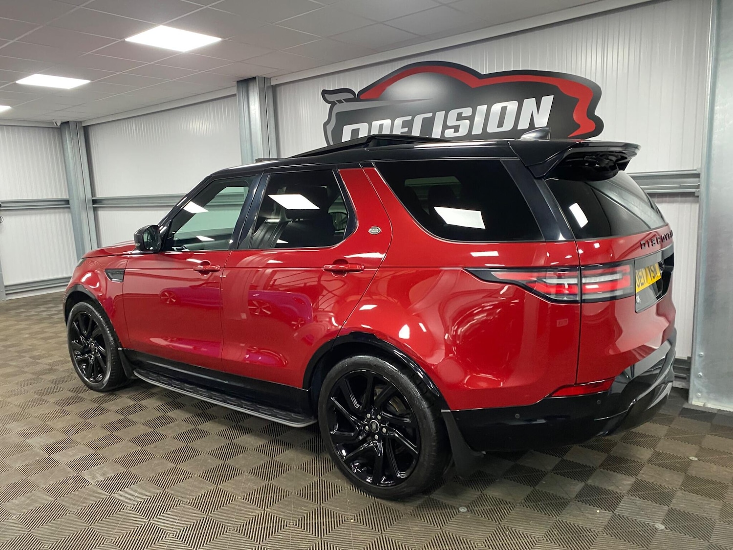 Used Land Rover Discovery 2017 for sale - 76389241: Photo 15